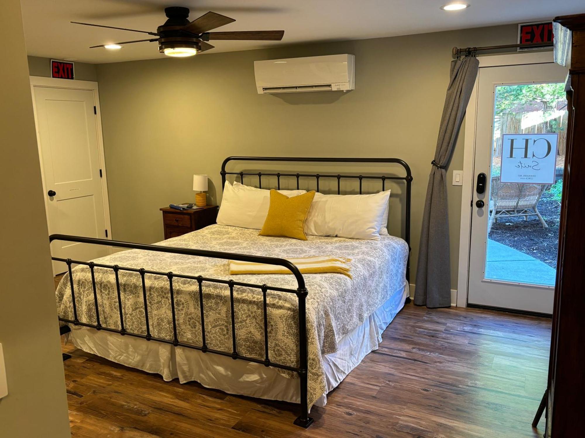 Hermann Crown Suites Luaran gambar